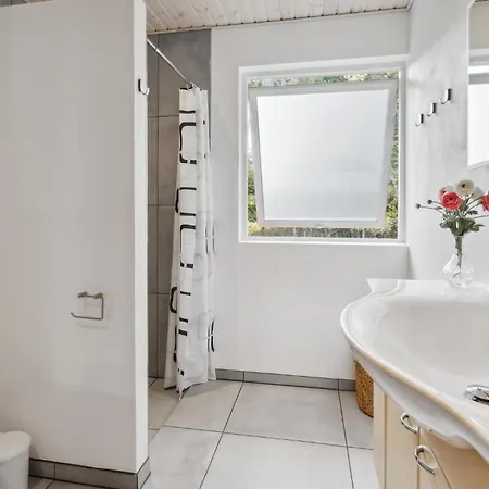 3 Bedroom Awesome In Romo *