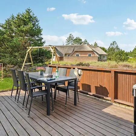 3 Bedroom Awesome In Romo *